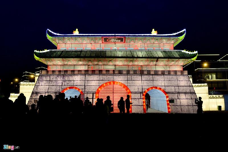 Đây là khu vườn trong khuôn khổ chương trình Lễ hội đèn lồng khổng lồ Việt Nam - Hàn Quốc 2016 tổ chức trong vòng 51 ngày (khai mạc từ 3/12, kết thúc vào ngày 22/1/2017).