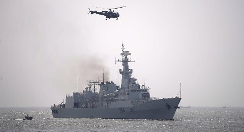 Láng giềng Trung Quốc triển khai tàu chiến tên lửa tối tân