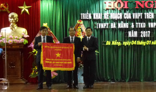 VNPT Đà Nẵng được Chính phủ trao tặng Cờ thi đua