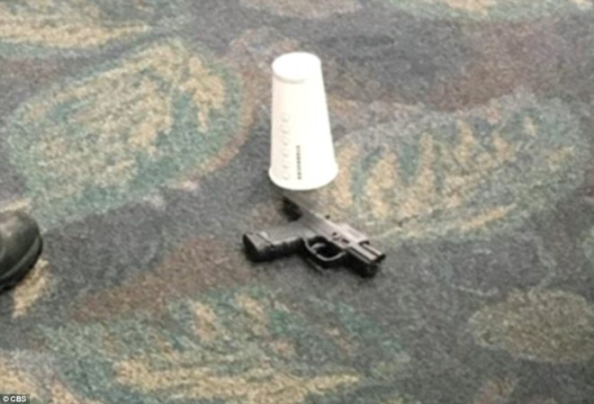 Đây có thể là khẩu súng mà nghi phạm đã dùng để bắn chết 5 người ở sân bay Fort Lauderdale ngày 6/1. Ảnh: CBS.