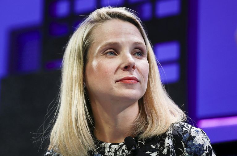 CEO Marissa Mayer của Yahoo từ chức