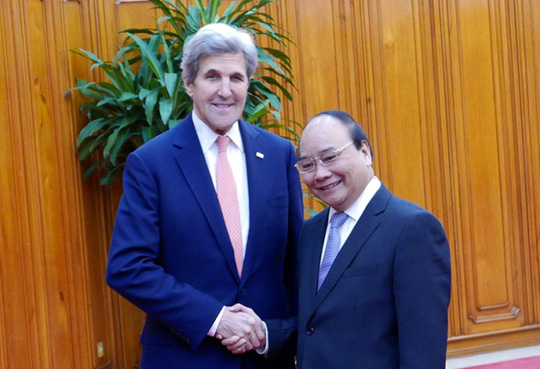 Ngoại trưởng Mỹ John Kerry tới chào Thủ tướng Nguyễn Xuân Phúc