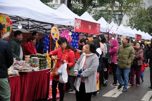 Cư dân háo hức chờ đón hội chợ xuân Vinhomes 2017