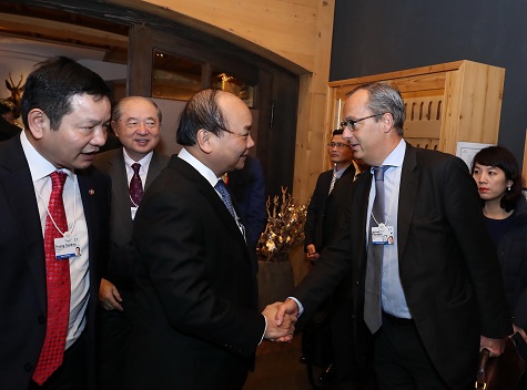 Thủ tướng gặp các tập đoàn thành viên WEF trong lĩnh vực công nghệ thông tin. Ảnh: VGP