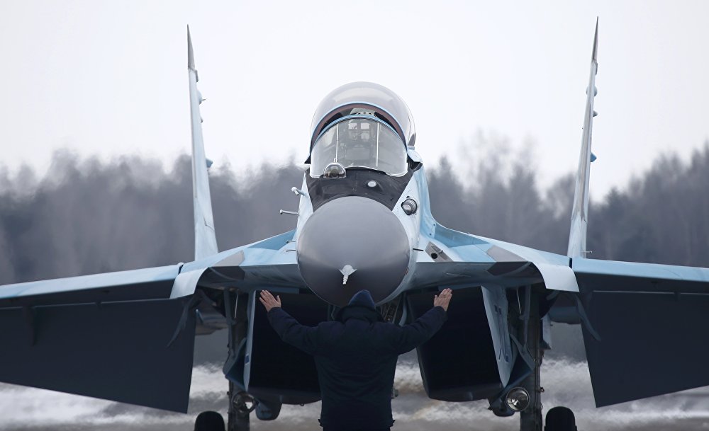 Tư lệnh Không quân Nga Viktor Bondarev cho biết, Không lực Nga sẽ thay thế tất cả máy bay chiến đấu hạng nhẹ của họ bằng MiG-35. Điều đó đồng nghĩa với việc sẽ có tất cả 170 máy bay chiến đấu MiG-35 được sản xuất.