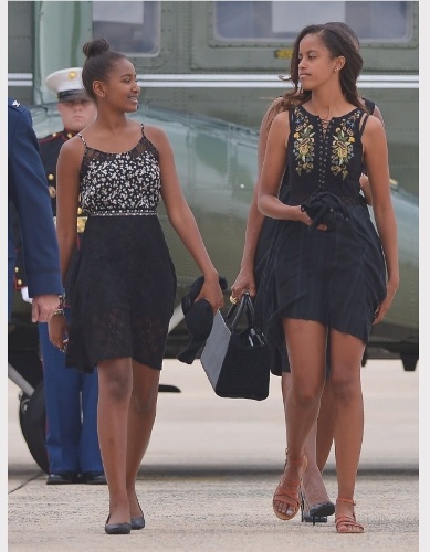 Hai chị em nhà Obama ngày 30/8/2014