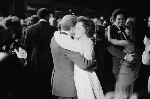 Tổng thông Jimmy Carter và phu nhân Rosalynn Carter nhảy tại lễ nhậm chức vào tháng1/1977.
