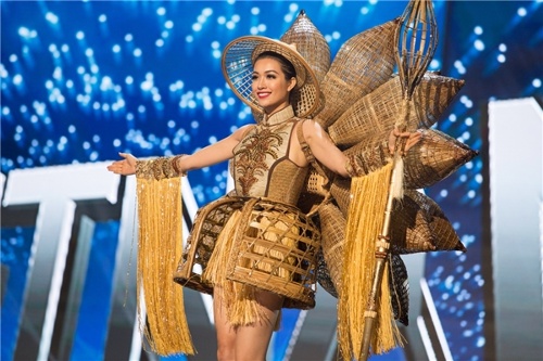 Hoa hậu Hoàn vũ: Lệ Hằng rạng rỡ lọt top 4 trang phục dân tộc