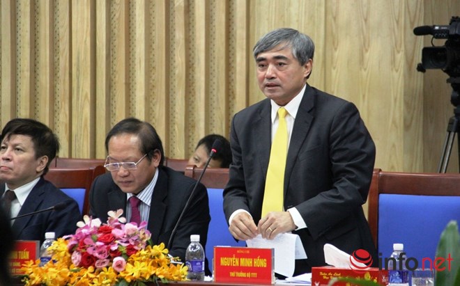Thứ trưởng Bộ TT&TT Nguyễn Minh Hồng phát biểu tại cuộc họp, đồng thời tiếp nhận các kiến nghị của cơ quan, doanh nghiệp trên địa bàn tỉnh Nghệ An.