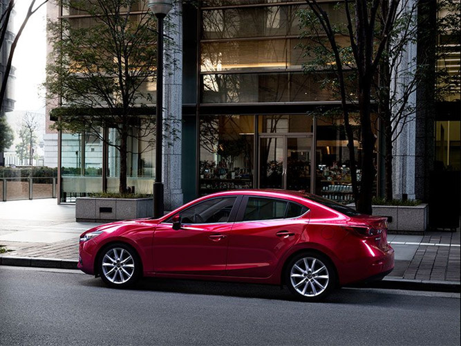 2017 Mazda Mazda3 Sedan: 18.345 USD