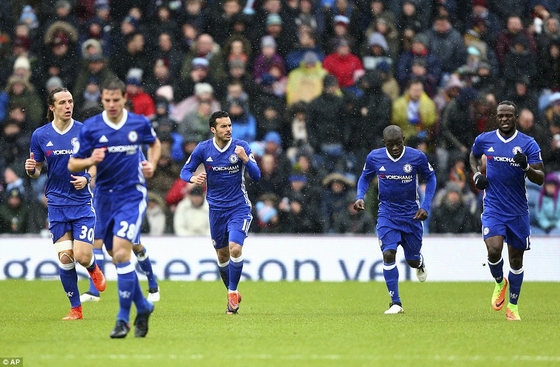 Chelsea gia tăng khoảng cách với Tottenham lên 10 điểm!