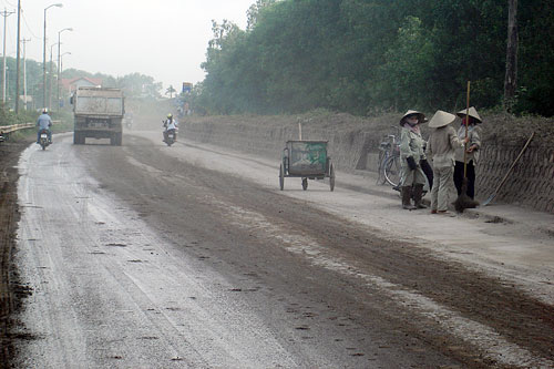 Hà Nội thay đê đất bằng đê bê tông