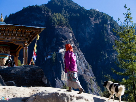 Hang hổ' trên vách đá cao hơn 3.000 m ở Bhutan