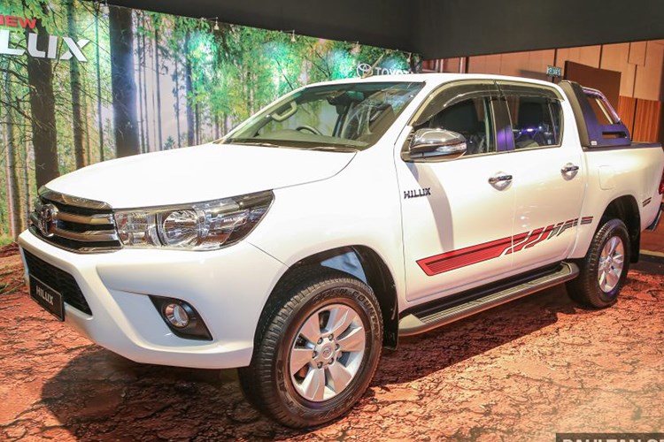 Tại thị trường Malaysia, Toyota công bố giá bán cho mẫu xe bán tải Hilux 2.4G Limited Edition là 126.000RM (tương đương 643 triệu đồng), cao hơn một chút so với phiên bản tiêu chuẩn có giá 121.900RM (tương đương 622 triệu đồng).