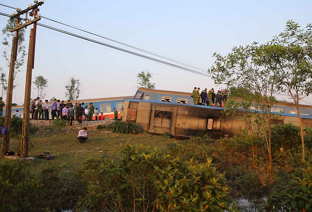 Hiện trường tai nạn đường sắt nghiêm trọng khiến 3 người chết, 4 người bị thương