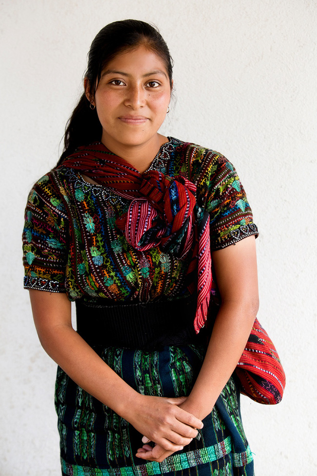 Một thiếu nữ người Maya nhánh Kaqchikel