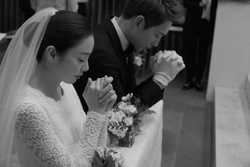 Kim Tae Hee lần đầu nói về bố chồng và cuộc sống sau khi kết hôn với Bi Rain - 1