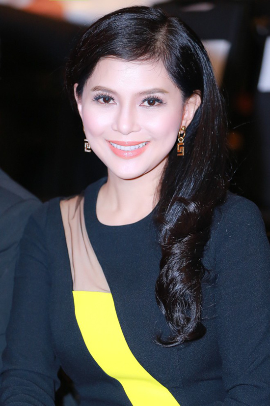 Cựu diễn viên Thuỷ Tiên đẹp mặn mà dù đã U50.