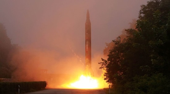 Một quả tên lửa của Triều Tiên đã rơi xuống khu vực gần nhất với Nhật Bản từ trước đến nay