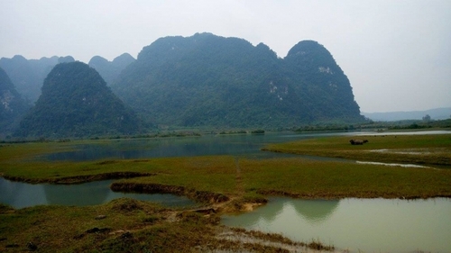 Hồ Yên Phú (Quảng Bình)Là địa điểm được chú ý nhất trong suốt quá trình đoàn làm phim quay tại Quảng Bình, làng Yên Phú đúng với những lời vị đạo diễn nói: 