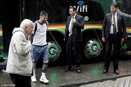 Messi biết mình bị treo giò chỉ ít giờ trước trận đấu với Bolivia