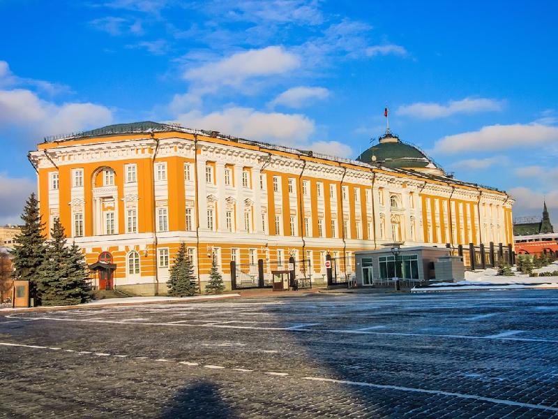 Tòa nhà Thượng viện trong khu Kremlin là nơi ở chính thức của Tổng thống Vladimir Putin.
