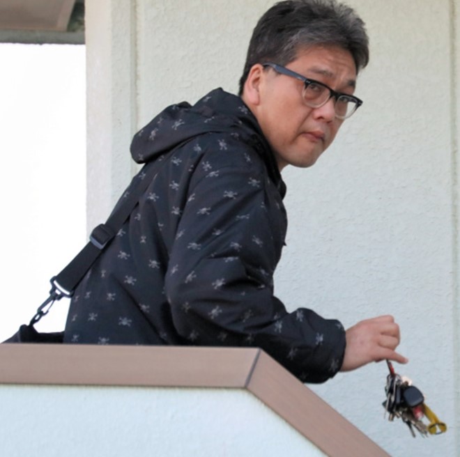 Yasumasa  Shibuya, 46 tuổi, bị bắt vào lúc 8h sáng nay tại căn hộ chung cư ở thành phố Matsudo, tỉnh Chiba, cách nhà Linh chỉ 300 m. Ảnh: Asahi.