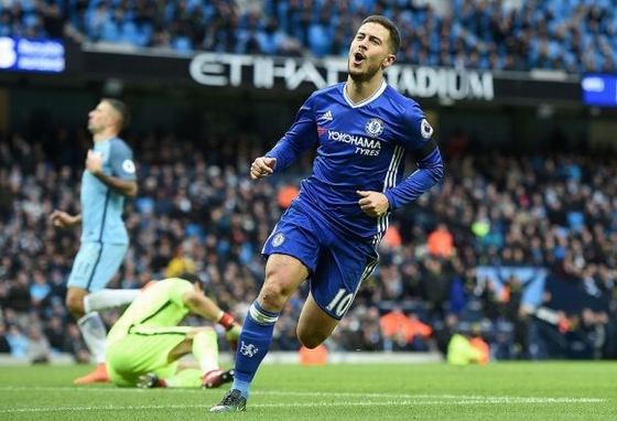 Hazard ghi bàn trong trận thắng 3-1 của Chelsea trước Man City ở trận lượt đi