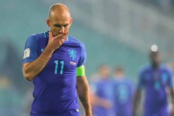 Robben và các đồng đội tiếp tục thi đấu không thành công tại vòng loại World Cup 2018