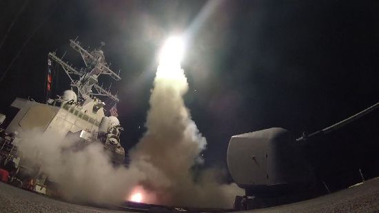 Mỹ đã phóng hàng chục quả tên lửa Tomahawk vào Syria