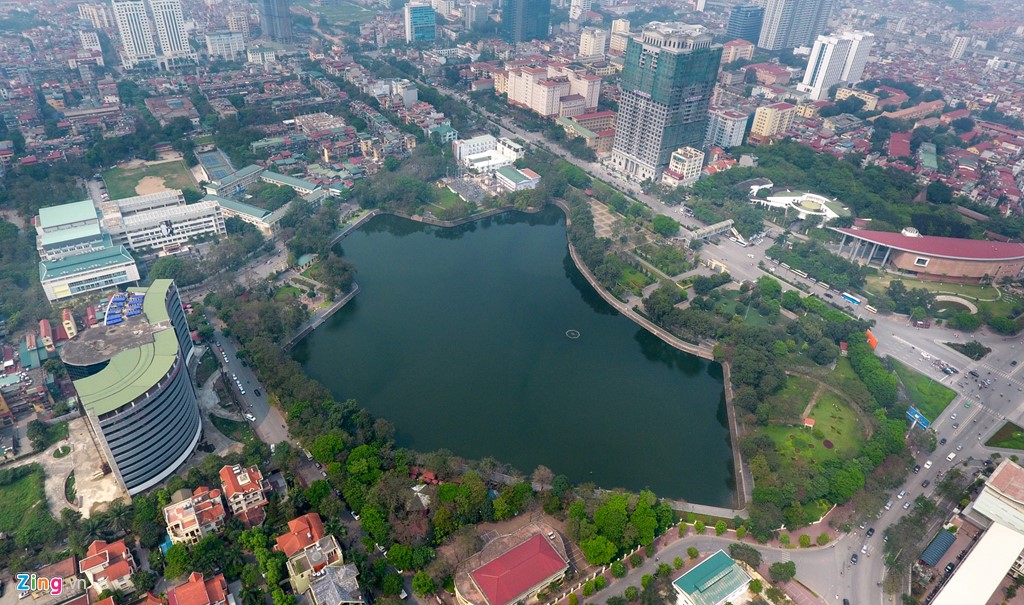 Hồ Nghĩa Đô nằm bên trong công viên cùng tên (phường Nghĩa Tân, quận Cầu Giấy) đối diện Bảo tàng Dân tộc học Việt Nam. Sau khi quy hoạch, diện tích hồ này được giữ nguyên, bố trí không gian hài hòa, thoáng mát.