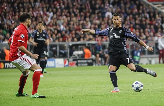 C.Ronaldo lập cú đúp vào lưới Bayern Munich