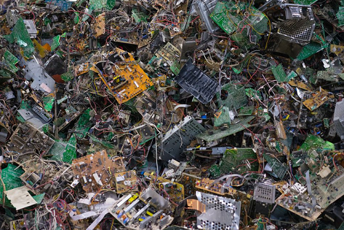 Apple cam kết sử dụng vật liệu tái chế để sản xuất iPhone