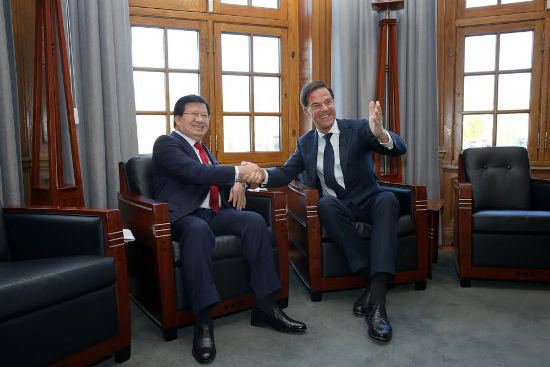 Phó Thủ tướng Chính phủ Trịnh Đình Dũng và Thủ tướng Hà Lan Mark Rutte.