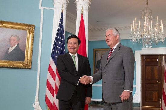 Tổng thống Trump sắp đến Việt Nam, mời Thủ tướng Nguyễn Xuân Phúc thăm Mỹ