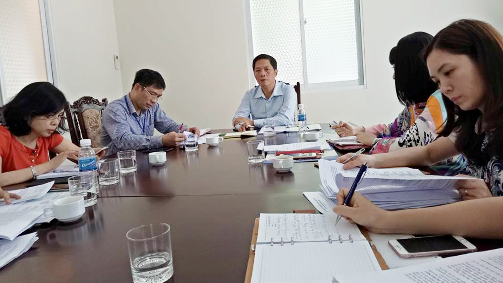Bộ trưởng Công Thương Trần Tuấn Anh đã lần đầu đối thoại trực tiếp với công dân, liên quan đến việc kỷ luật bà Trịnh Mai Hương