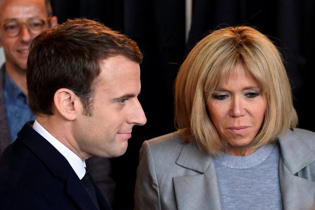  Mặc dù chênh lệnh tuổi tác khá lớn nhưng cuộc sống hôn nhân của ông Macron rất hạnh phúc. Ông Macron từng nói rằng: “Nếu tôi đắc cử (Tổng thống), Trogneux sẽ đóng vai trò quan trọng với tư cách là Đệ nhất phu nhân Pháp”. Ảnh: Mirror. 