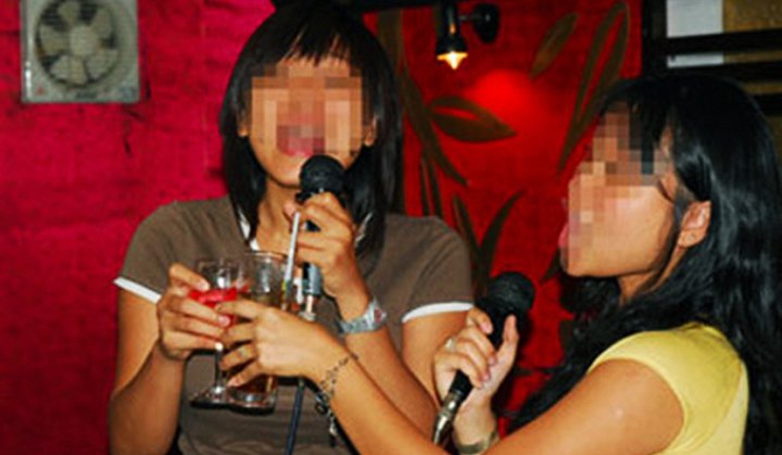 Sẽ cấm bán rượu bia tại quán karaoke?