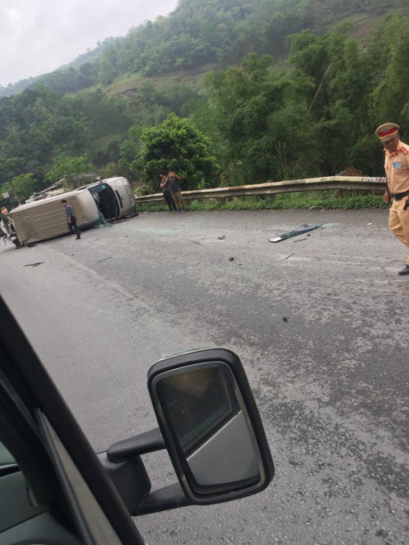 Vụ tai nạn khiến đường tuyến Hà Nội – Lạng Sơn bị tê liệt.