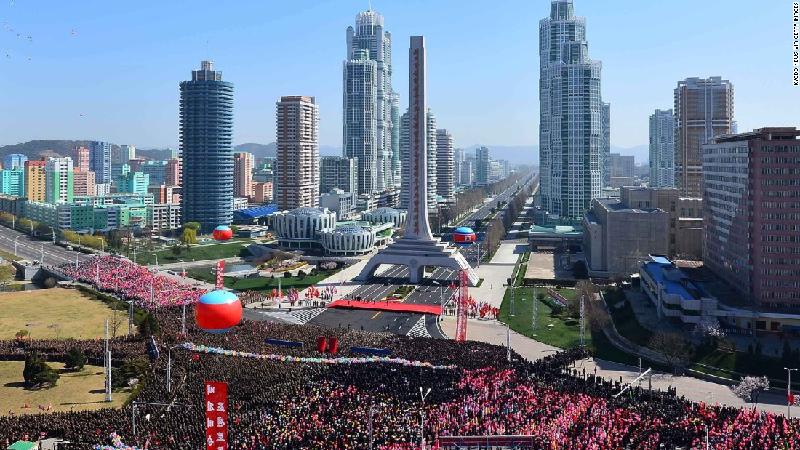 Toàn bộ quang cảnh của buổi lễ khai mạc khu phố mới ở Bình Nhưỡng.