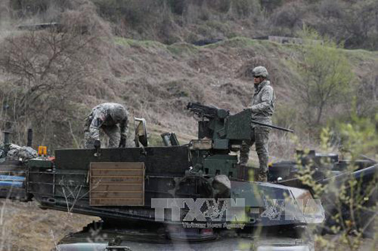 Binh sĩ Mỹ và Hàn Quốc trong cuộc tập trận tại Paju, Gyeonggi-do, Hàn Quốc ngày 14/4. Ảnh: EPA/TTXVN