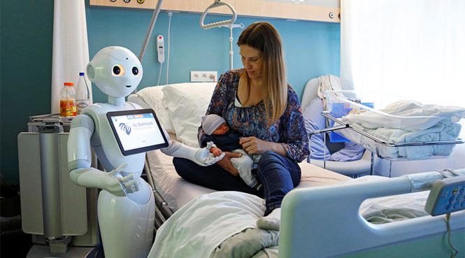 Robot mang tên 'Pepper' được thiết kế để chào đón, chăm sóc bệnh nhân cùng người thăm bệnh ở Bỉ