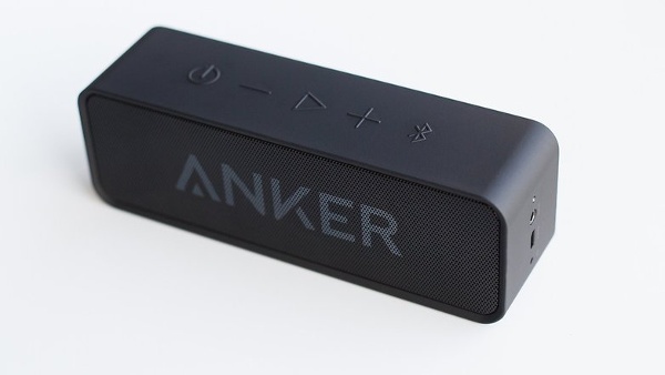 Hiện thị trường loa Bluetooth có rất nhiều tên tuổi, nhưng Anker SoundCore mới là một cuộc cách mạng thực sự. Nó không chỉ mang đến âm thanh ấn tượng mà mức giá cũng khá mềm, chỉ khoảng 1,3 triệu đồng.  