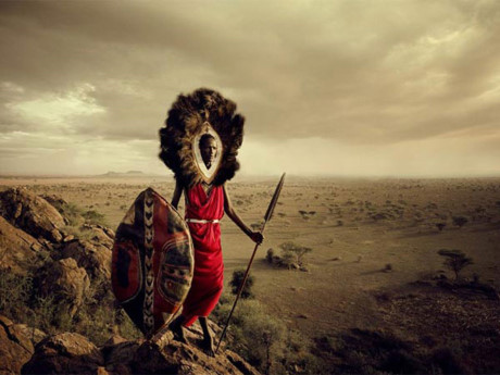 Bộ tộc Maasai, sinh sống tại Tanzania. Họ là những người cuối cùng còn lưu giữ nền văn hóa chiến binh lâu đời nhất trên thế giới. Những bé trai ở đây được học cách để trở thành một người đàn ông và một chiến binh thực thụ.