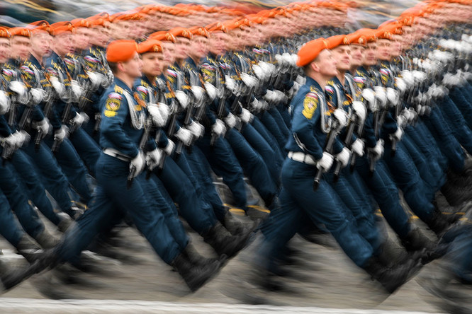 Lực lượng binh sĩ Nga diễu binh trên Quảng trường Đỏ