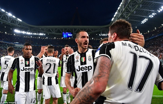 Cầu thủ Juventus ăn mừng chiến thắng trước Monaco