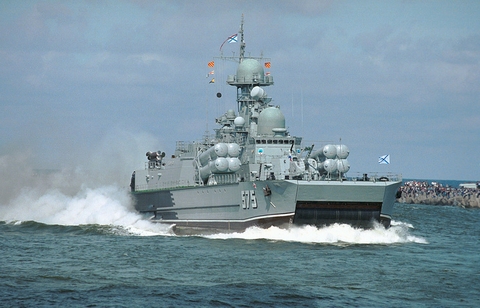 Nga tập trận rầm rộ với loạt tàu chiến tối tân
