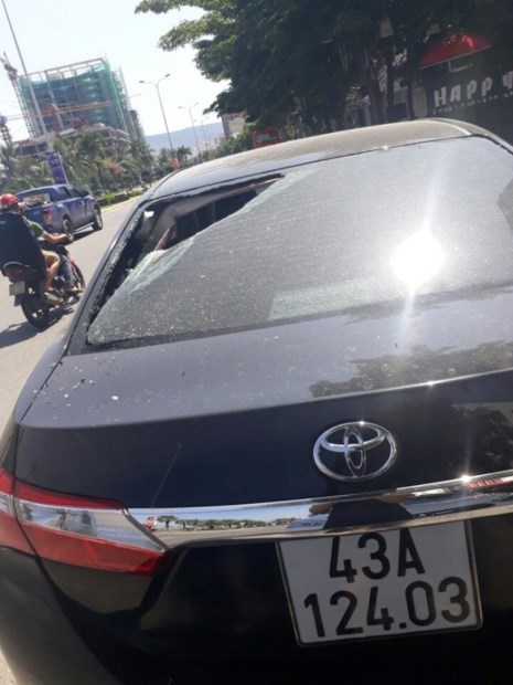 Hàng loạt ô tô của người dân Đà Nẵng bị kẻ xấu đập phá