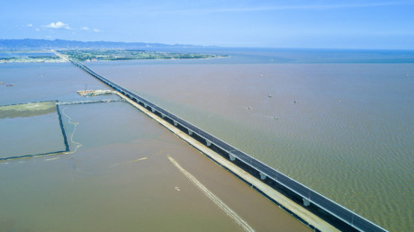 Dự kiến, cầu khánh thành vào dịp 2/9, kết nối dự án hạ tầng cảng Lạch Huyện với đất liền