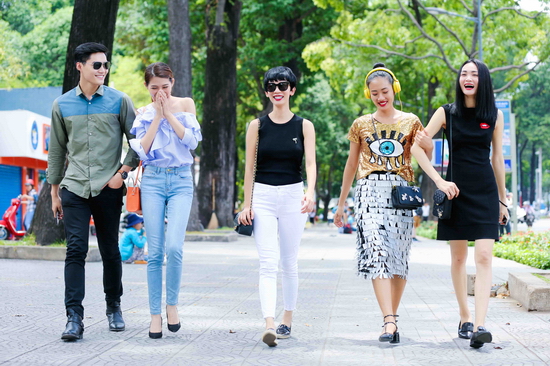 Từ trái sang: Quang Hùng - Quỳnh Châu, siêu mẫu Xuân Lan, người mẫu Nhã Trúc, người mẫu quốc tế Trang Nguyễn